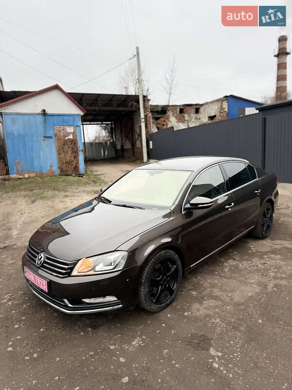 Седан Volkswagen Passat 2012 в Сумах