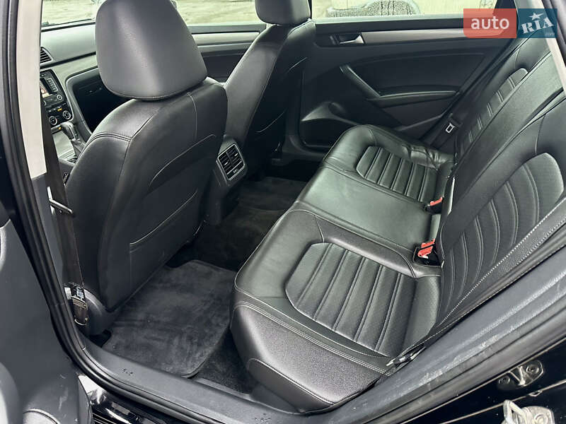 Седан Volkswagen Passat 2014 в Киеве