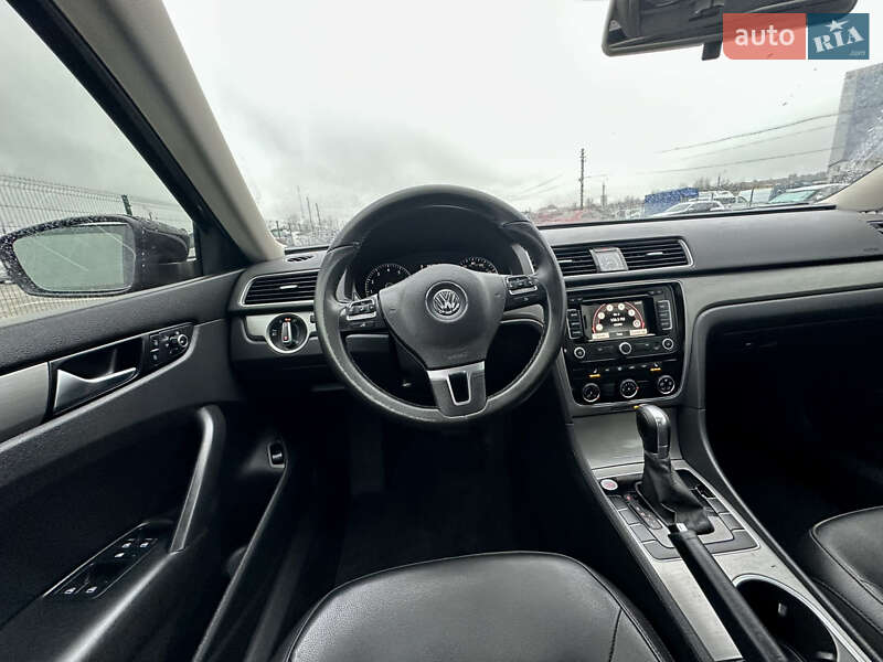 Седан Volkswagen Passat 2014 в Киеве