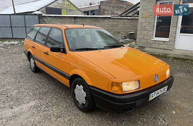 Універсал Volkswagen Passat 1989 в Надвірній