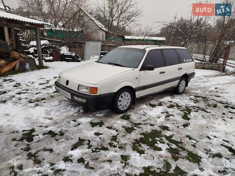 Універсал Volkswagen Passat 1990 в Дубні