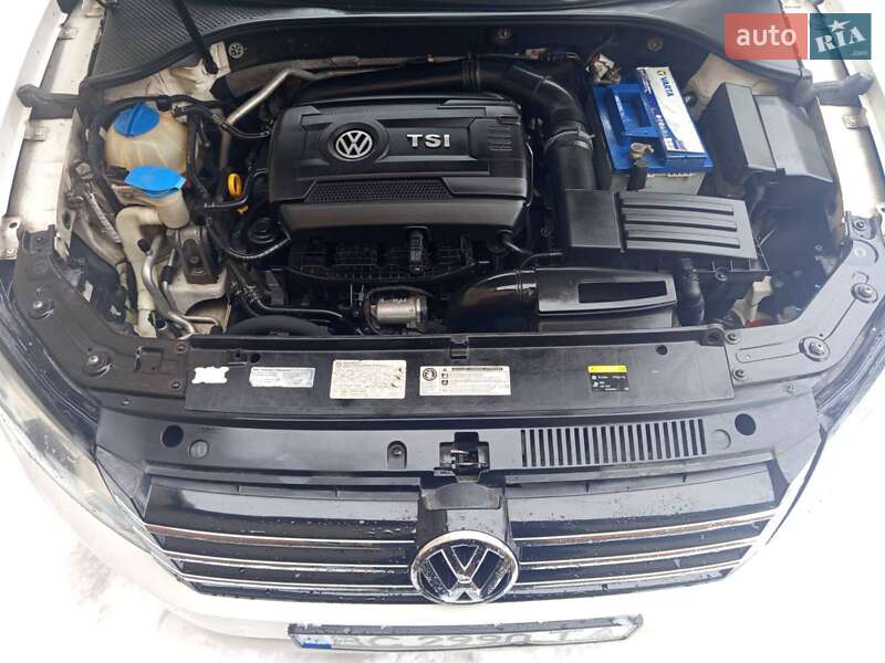 Седан Volkswagen Passat 2014 в Мостиській