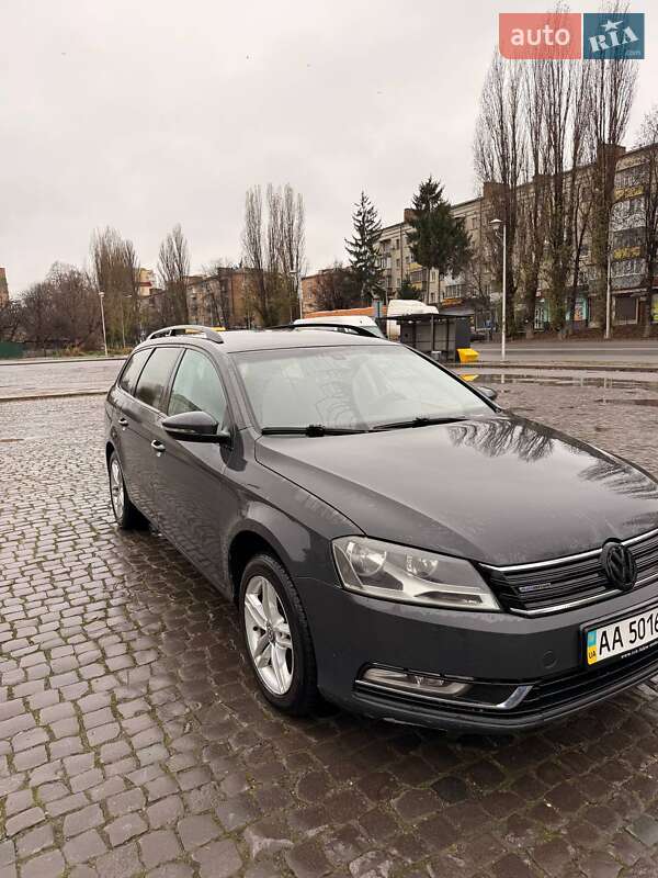 Универсал Volkswagen Passat 2011 в Киеве
