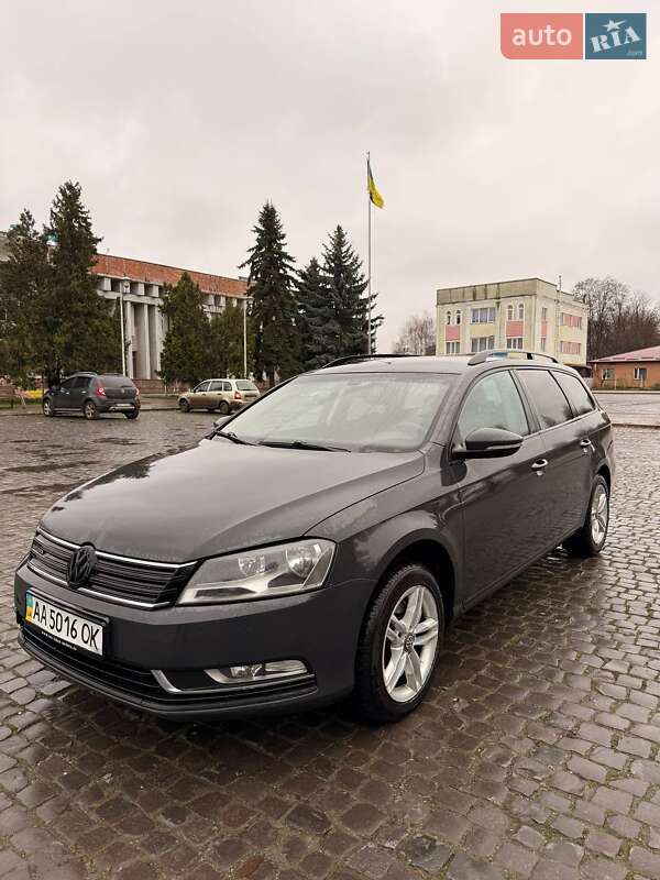Универсал Volkswagen Passat 2011 в Киеве