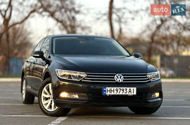 Седан Volkswagen Passat 2017 в Одессе