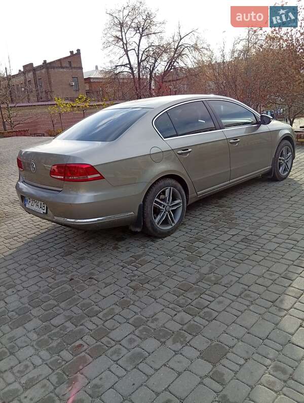 Седан Volkswagen Passat 2012 в Запорожье