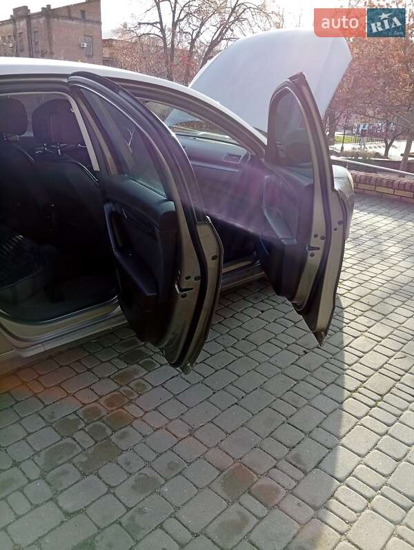 Седан Volkswagen Passat 2012 в Запорожье