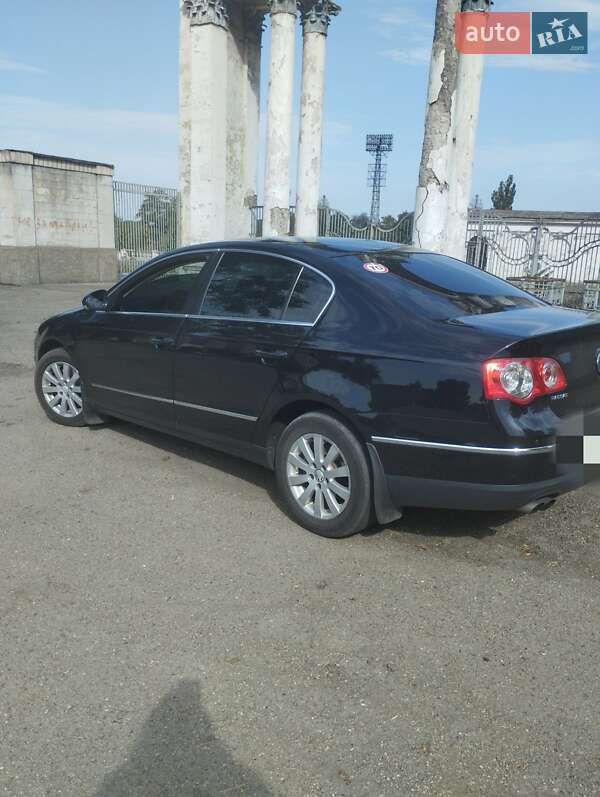 Седан Volkswagen Passat 2009 в Каменском
