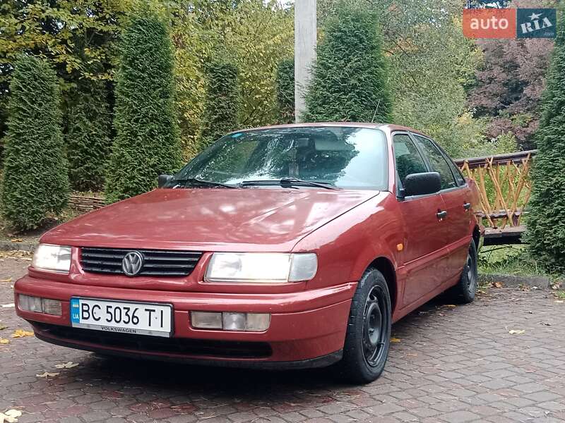 Седан Volkswagen Passat 1995 в Дрогобыче