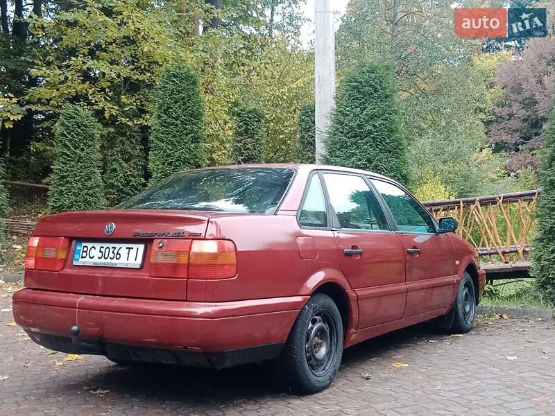 Седан Volkswagen Passat 1995 в Дрогобыче