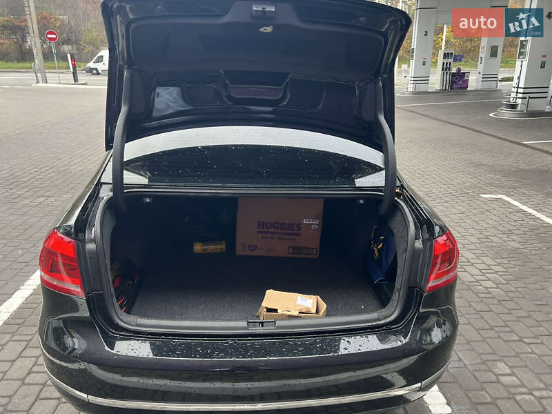 Седан Volkswagen Passat 2012 в Киеве