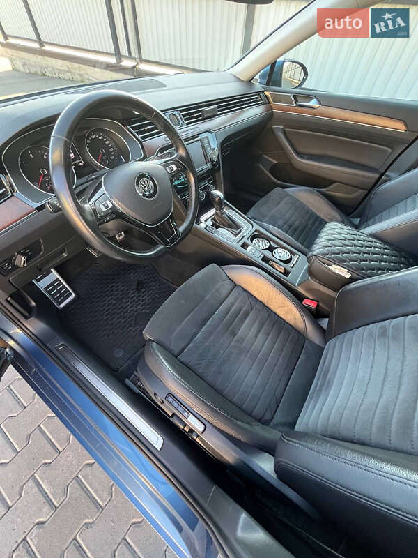 Седан Volkswagen Passat 2016 в Луцке фото 8 Седан Volkswagen Passat 2016 в Луцке