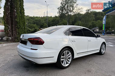 Седан Volkswagen Passat 2017 в Харкові