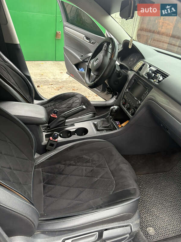 Седан Volkswagen Passat 2015 в Черкассах