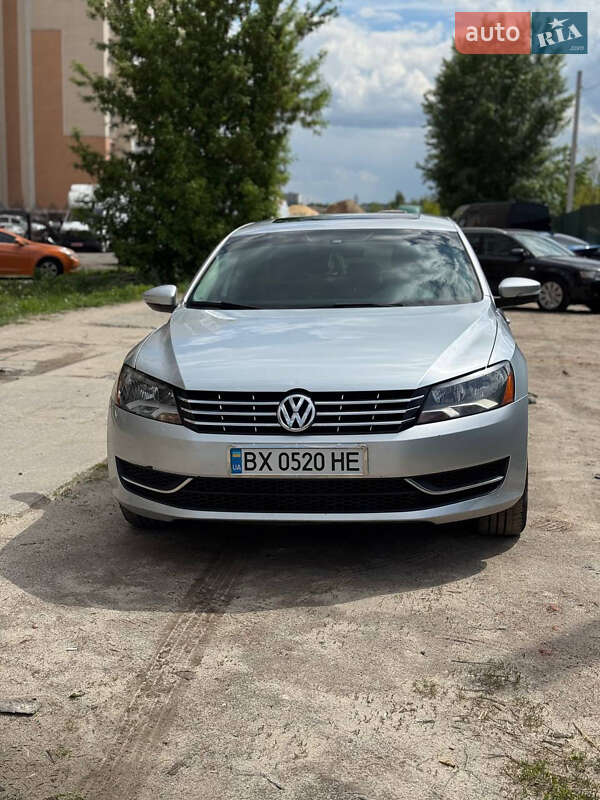 Седан Volkswagen Passat 2013 в Дунаевцах