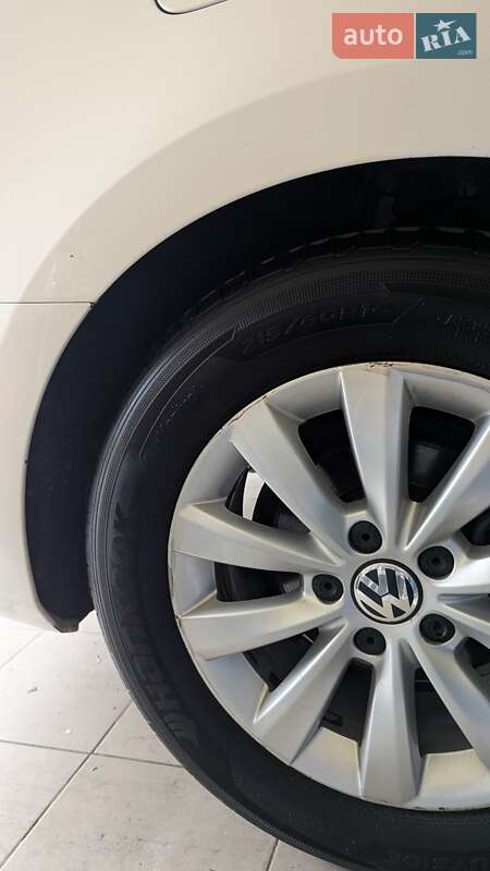 Седан Volkswagen Passat 2015 в Ивано-Франковске