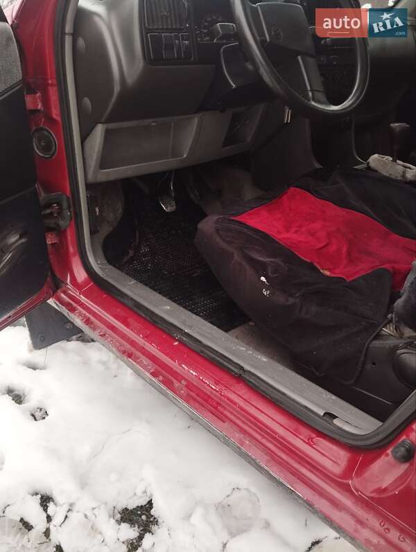 Седан Volkswagen Passat 1991 в Бродах