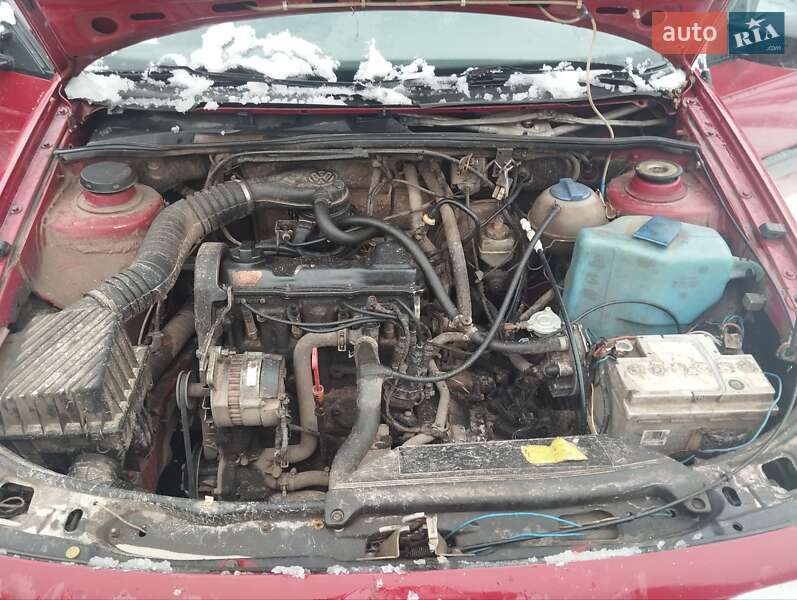 Седан Volkswagen Passat 1991 в Бродах