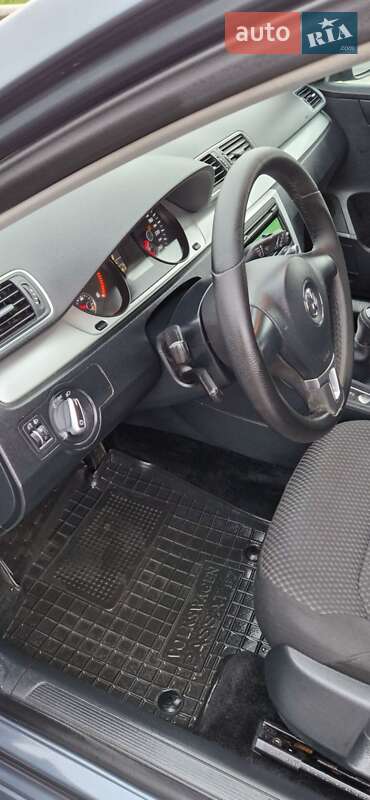 Универсал Volkswagen Passat 2014 в Черновцах