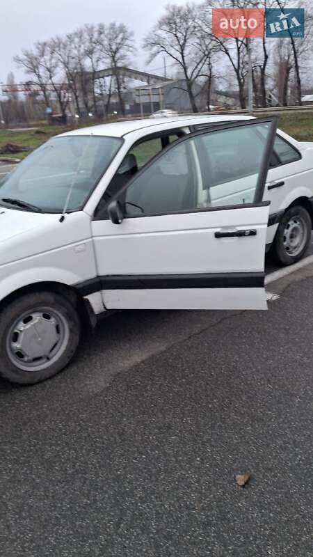 Седан Volkswagen Passat 1991 в Броварах