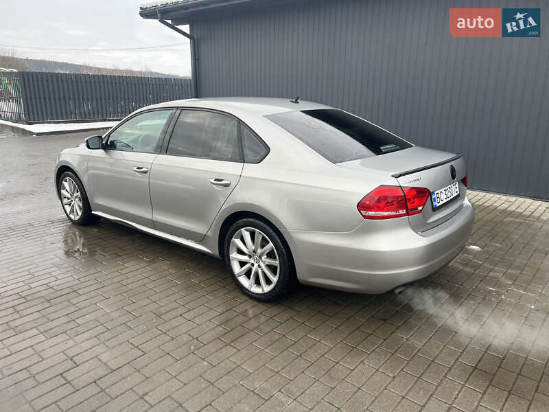Седан Volkswagen Passat 2012 в Львові