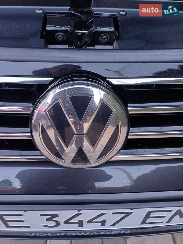 Седан Volkswagen Passat 2018 в Чернівцях