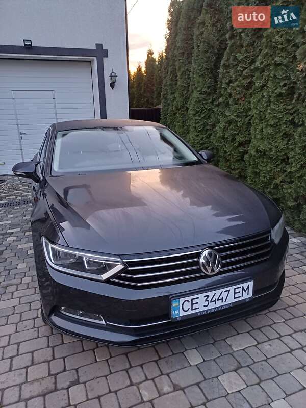 Седан Volkswagen Passat 2018 в Чернівцях