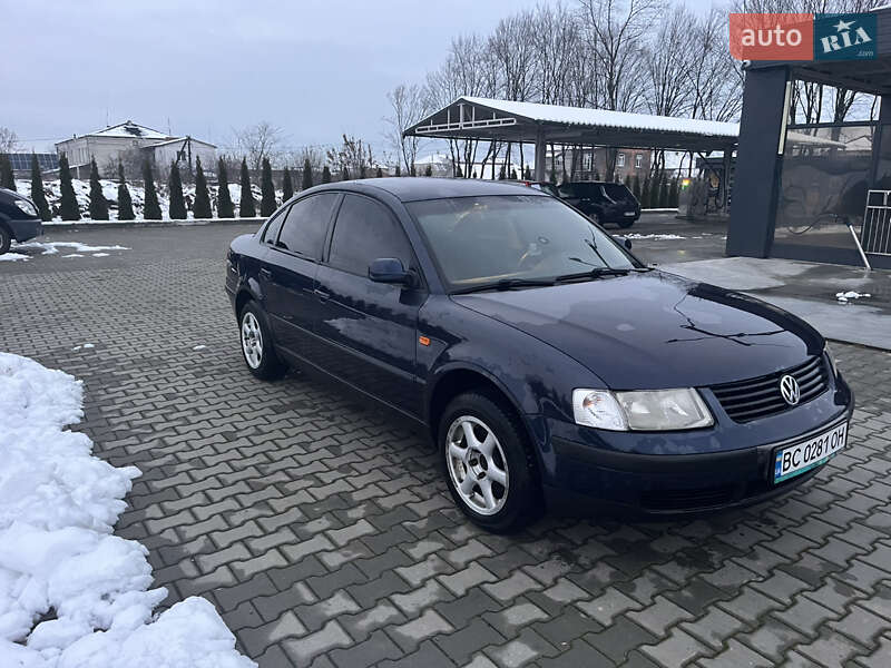 Седан Volkswagen Passat 1997 в Ходорове