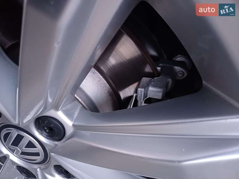 Седан Volkswagen Passat 2018 в Чернівцях