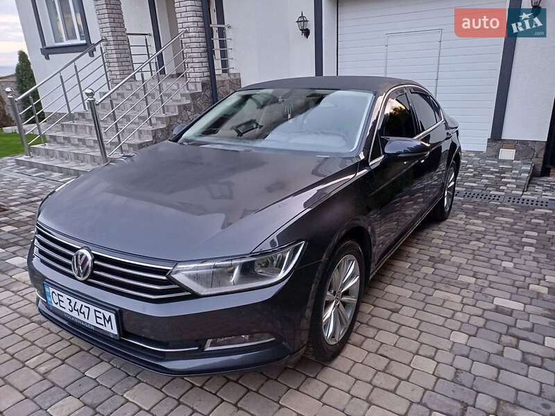 Седан Volkswagen Passat 2018 в Чернівцях