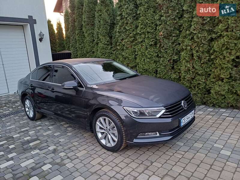 Седан Volkswagen Passat 2018 в Чернівцях