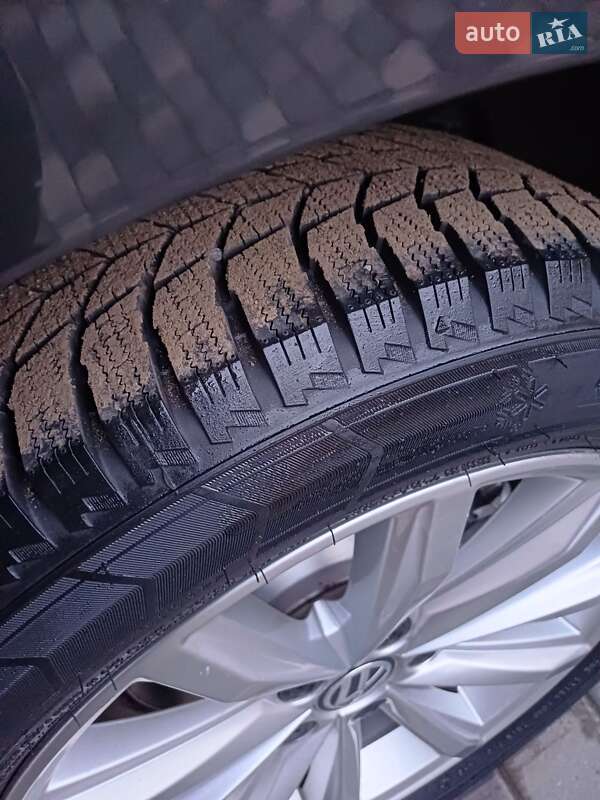 Седан Volkswagen Passat 2018 в Чернівцях