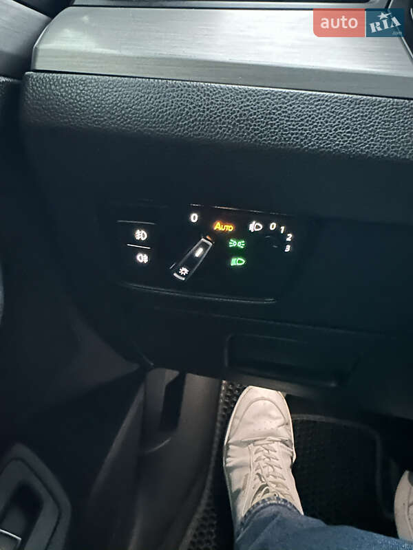 Седан Volkswagen Passat 2016 в Львове