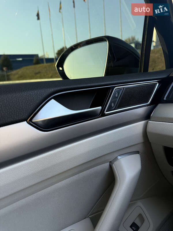 Універсал Volkswagen Passat 2018 в Вінниці
