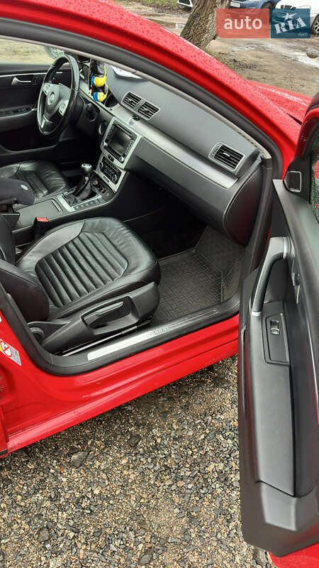 Универсал Volkswagen Passat 2011 в Смеле