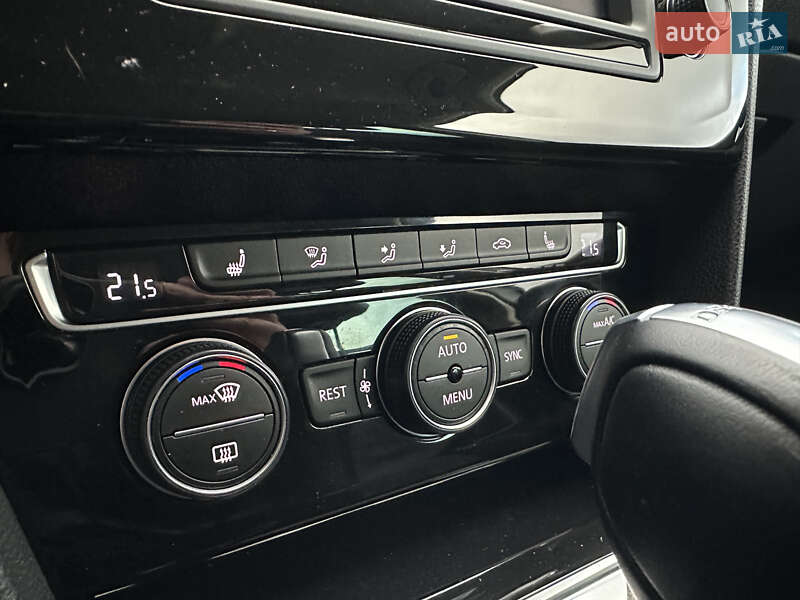 Универсал Volkswagen Passat 2017 в Львове