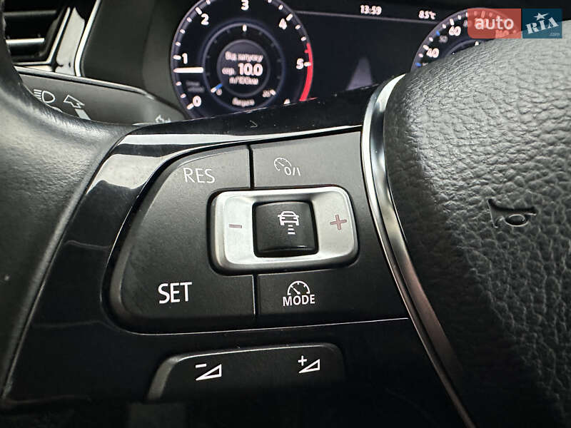 Универсал Volkswagen Passat 2017 в Львове