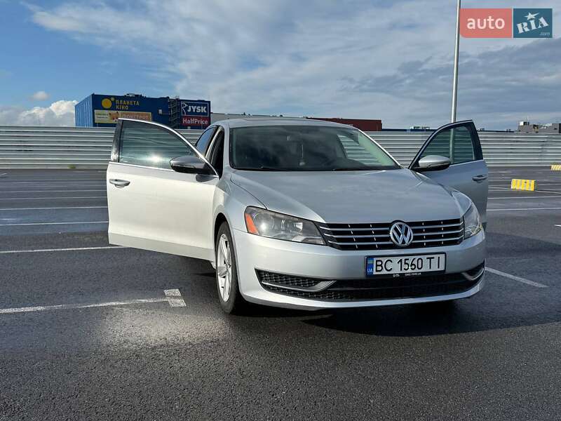 Седан Volkswagen Passat 2012 в Львове