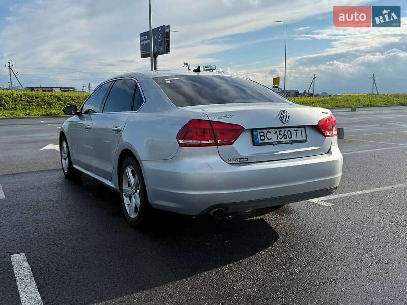 Седан Volkswagen Passat 2012 в Львове