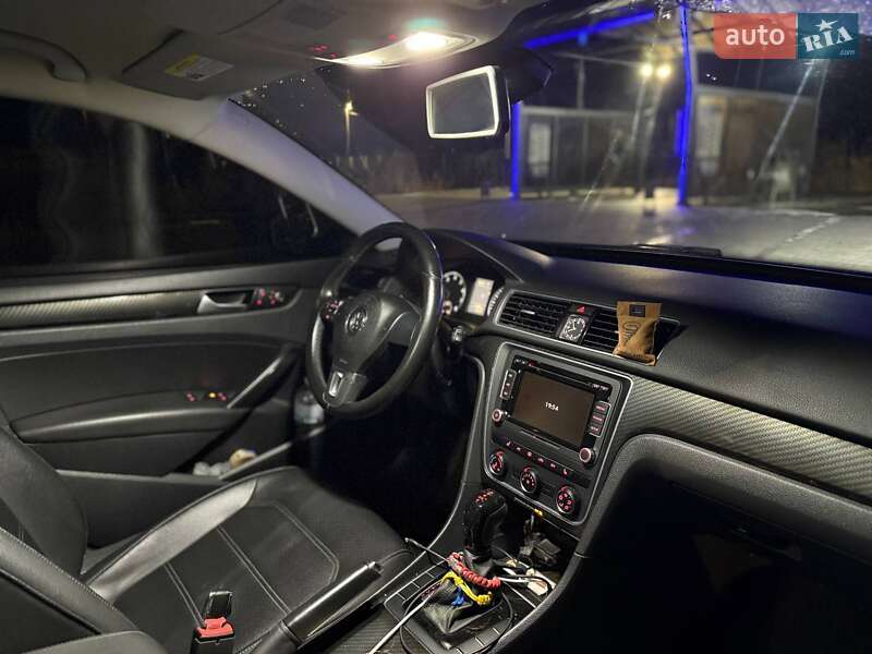 Седан Volkswagen Passat 2015 в Днепре