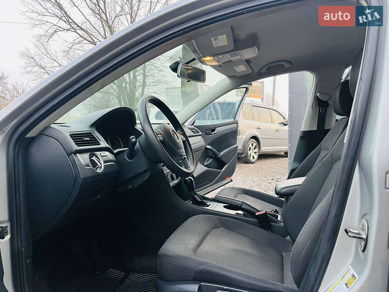 Седан Volkswagen Passat 2012 в Харькове