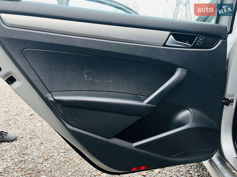 Седан Volkswagen Passat 2012 в Харькове