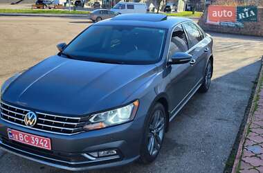 Седан Volkswagen Passat 2016 в Кропивницком