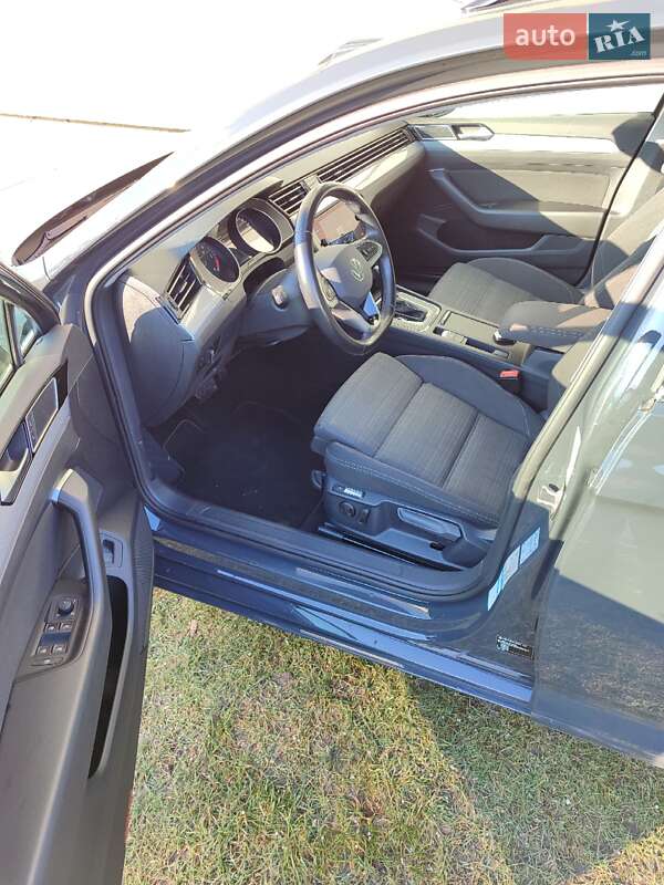 Универсал Volkswagen Passat 2021 в Луцке фото 27 Универсал Volkswagen Passat 2021 в Луцке