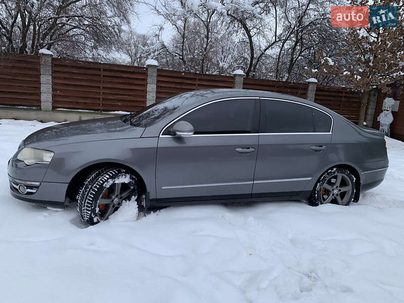 Седан Volkswagen Passat 2008 в Самборе