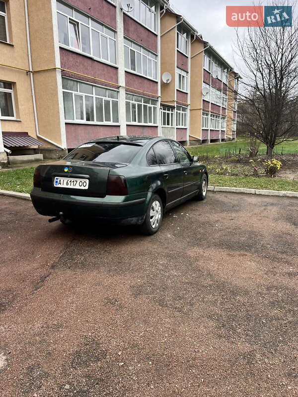 Седан Volkswagen Passat 1998 в Овручі