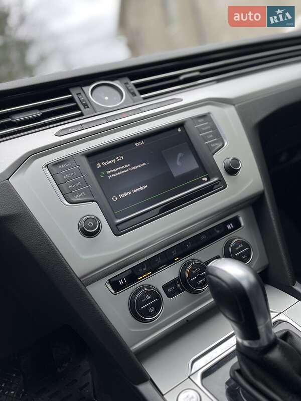 Универсал Volkswagen Passat 2014 в Золочеве