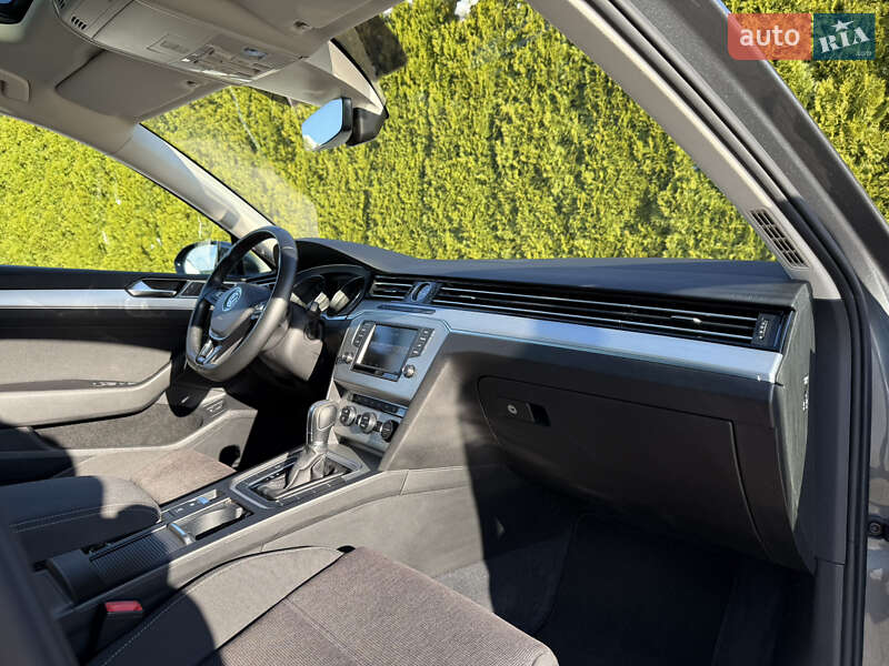 Универсал Volkswagen Passat 2016 в Стрые фото 35 Универсал Volkswagen Passat 2016 в Стрые