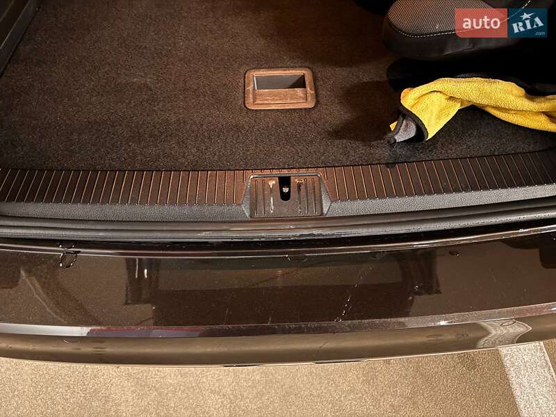 Универсал Volkswagen Passat 2018 в Киеве