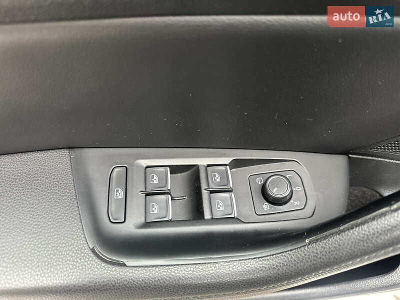 Седан Volkswagen Passat 2018 в Киеве